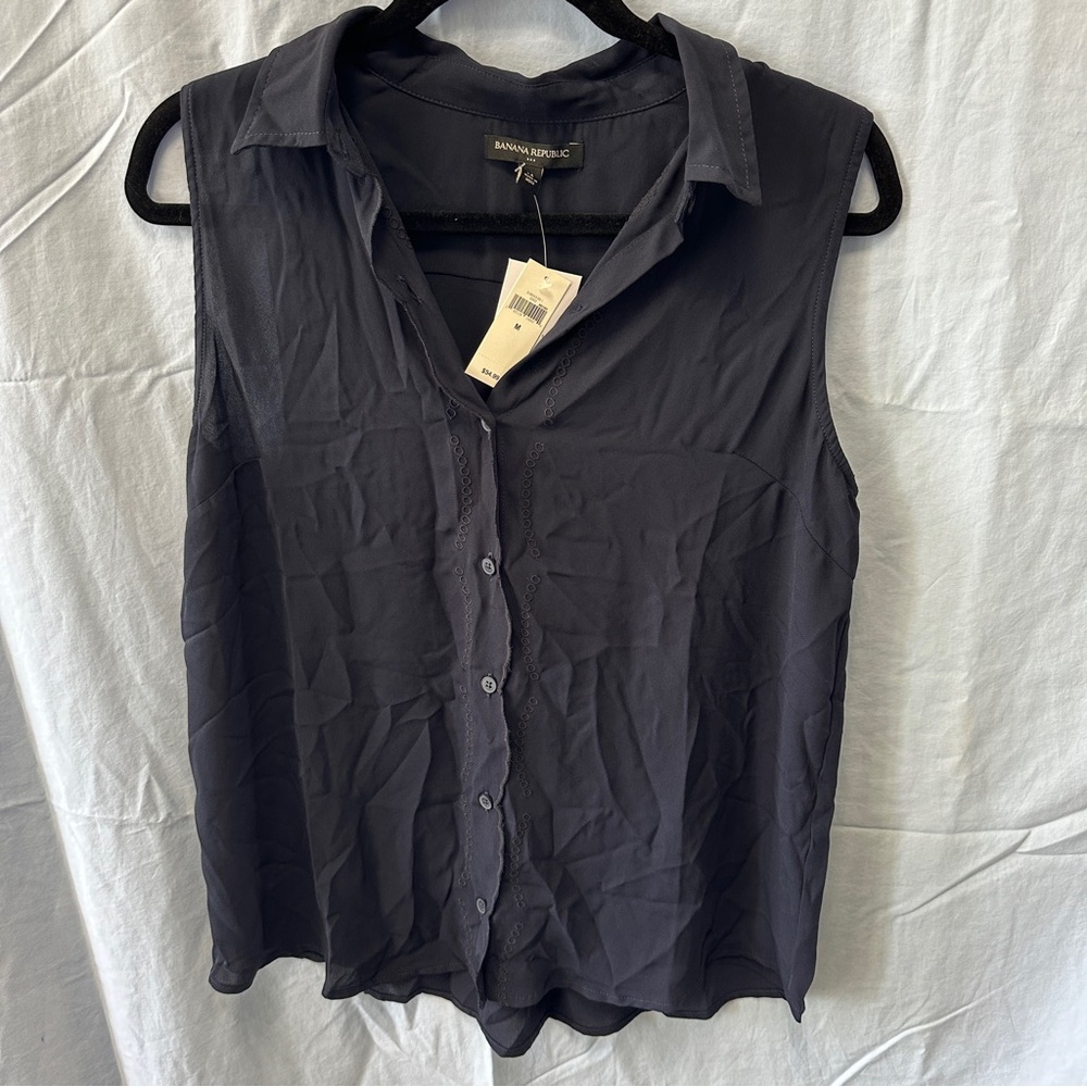 Banana Republic navy collared button up top, size M, new with tags, never worn